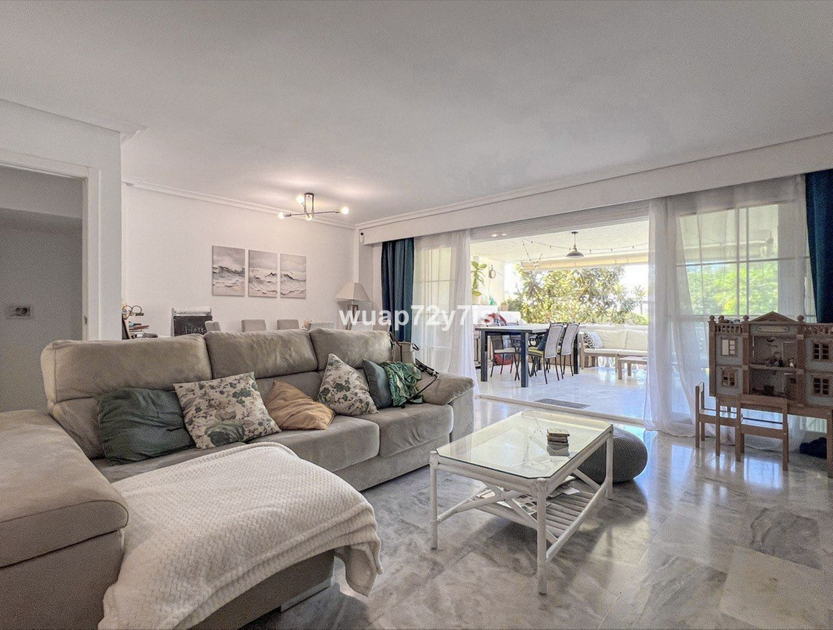 Te koop Herenhuis Costa Del Sol El Paraiso € 675.000,-