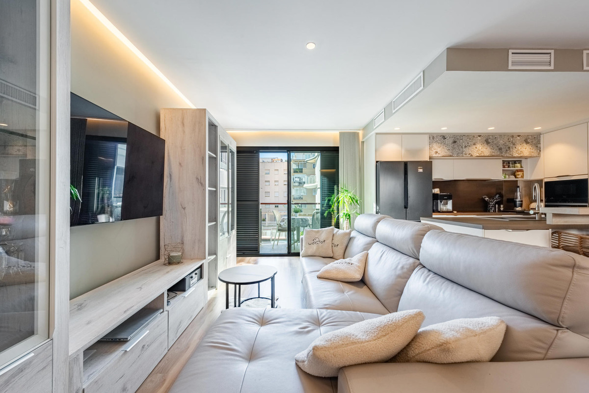 Te koop Middle Floor Apartment Costa Del Sol Estepona € 799.000,-