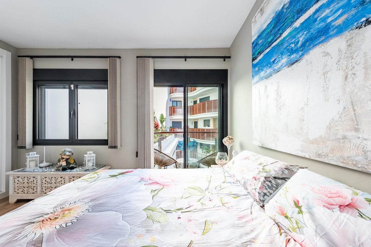 Te koop Middle Floor Apartment Costa Del Sol Estepona € 799.000,-