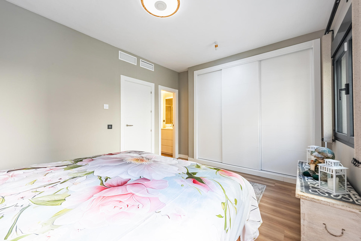 Te koop Middle Floor Apartment Costa Del Sol Estepona € 799.000,-