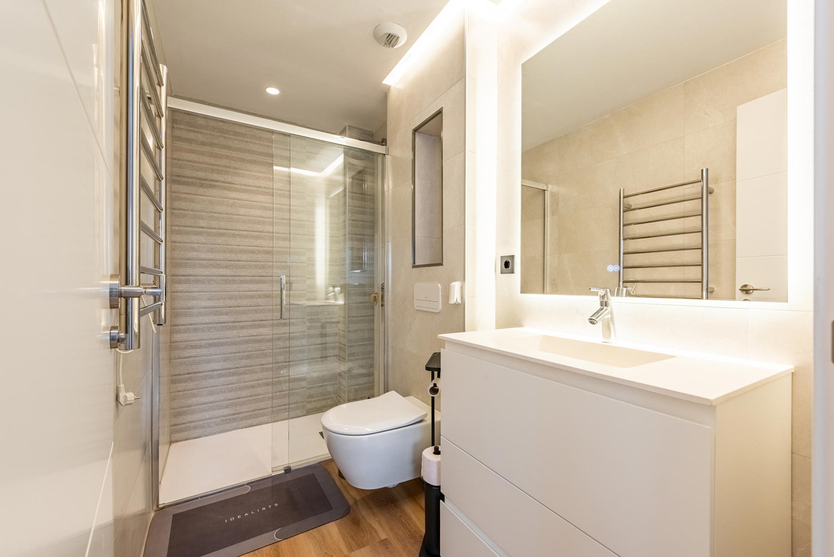 Te koop Middle Floor Apartment Costa Del Sol Estepona € 799.000,-