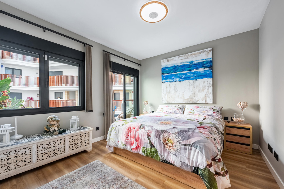 Te koop Middle Floor Apartment Costa Del Sol Estepona € 799.000,-