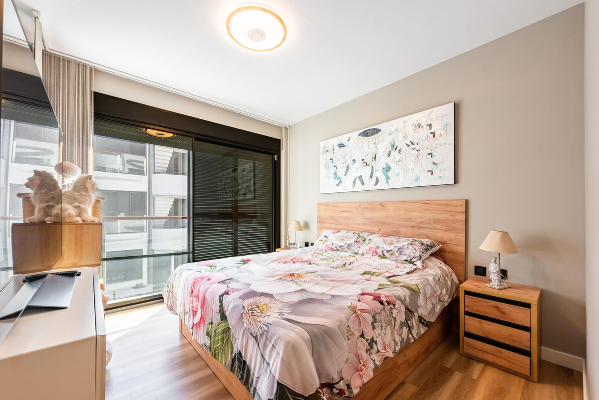 Te koop Middle Floor Apartment Costa Del Sol Estepona € 799.000,-