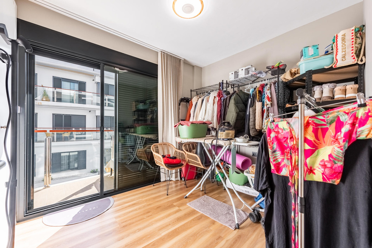 Te koop Middle Floor Apartment Costa Del Sol Estepona € 799.000,-