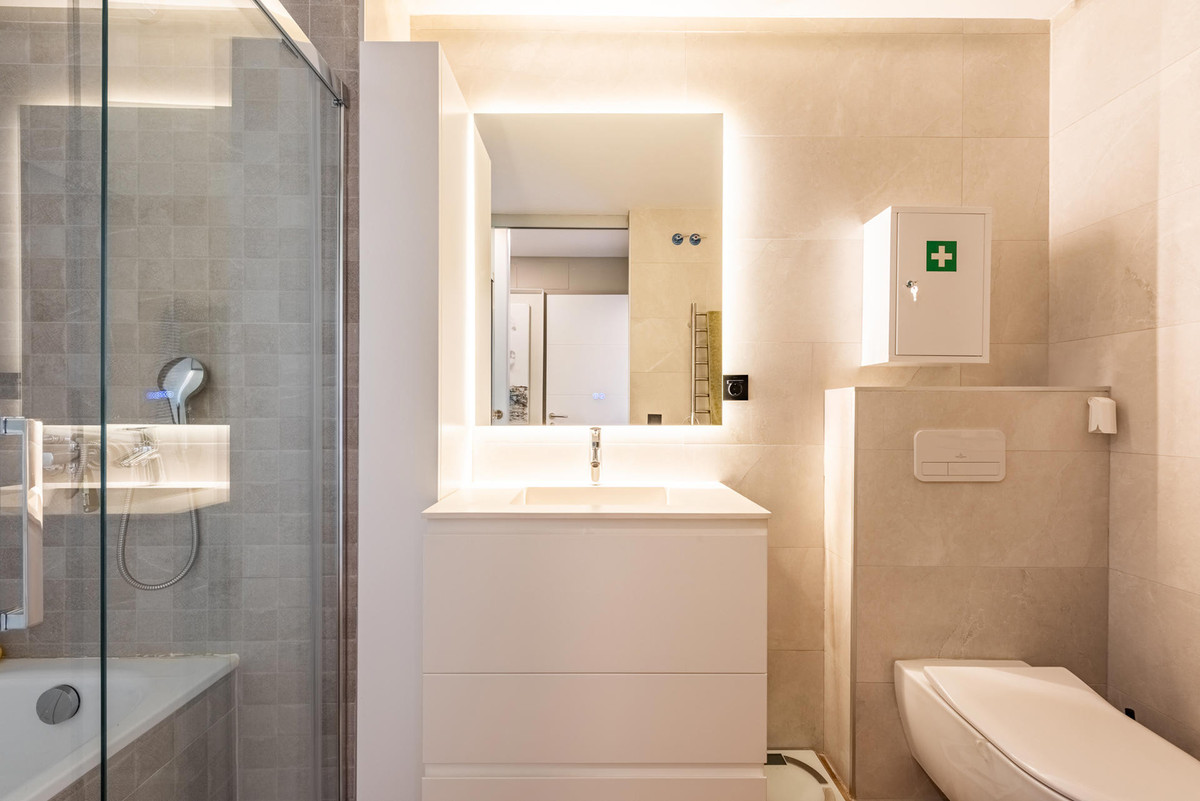 Te koop Middle Floor Apartment Costa Del Sol Estepona € 799.000,-