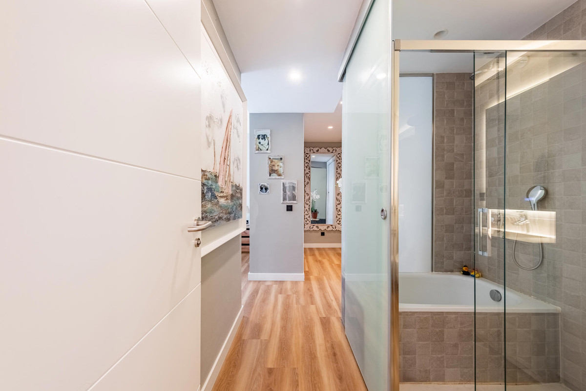 Te koop Middle Floor Apartment Costa Del Sol Estepona € 799.000,-