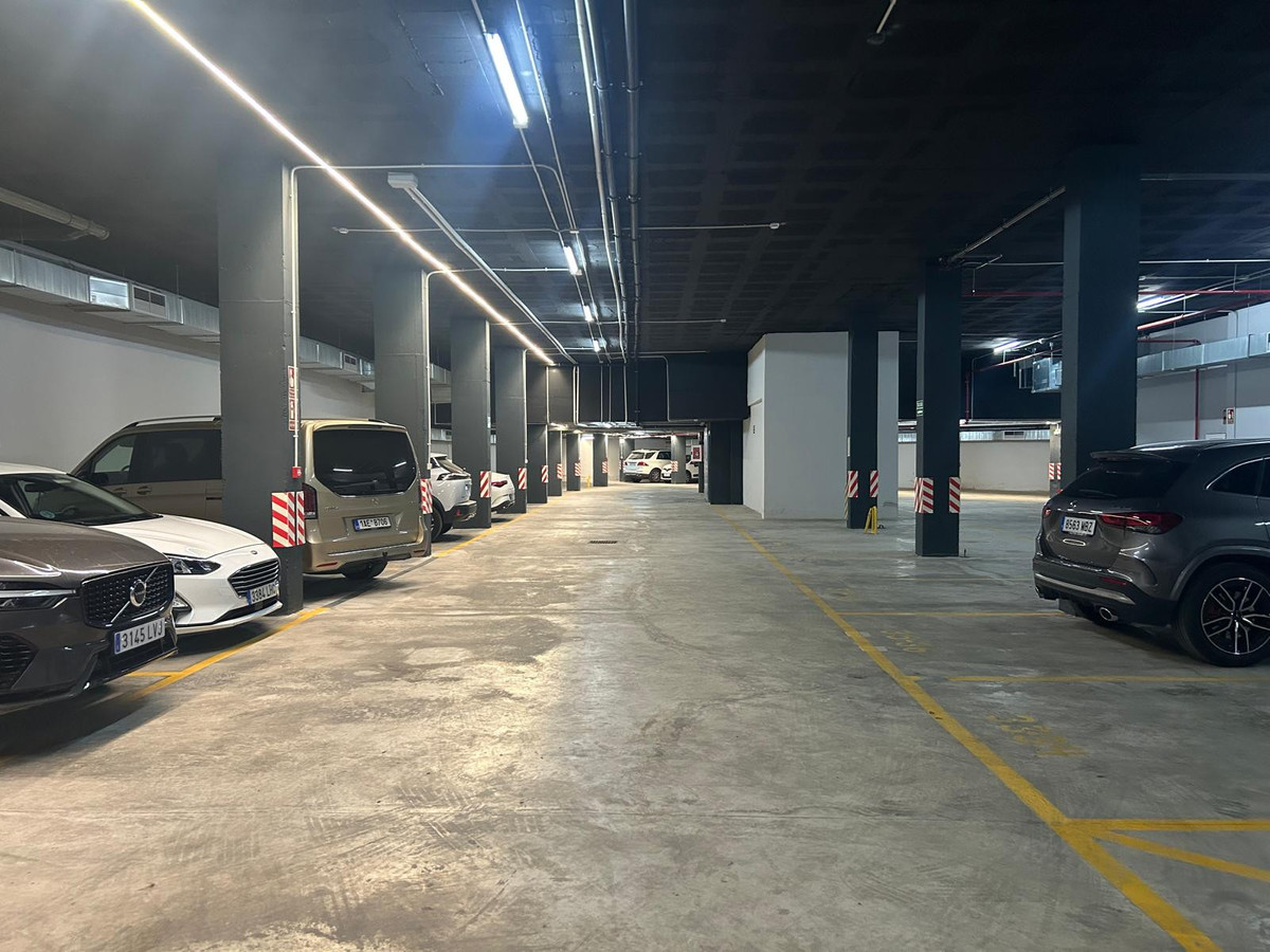 Te koop Middle Floor Apartment Costa Del Sol Estepona € 799.000,-