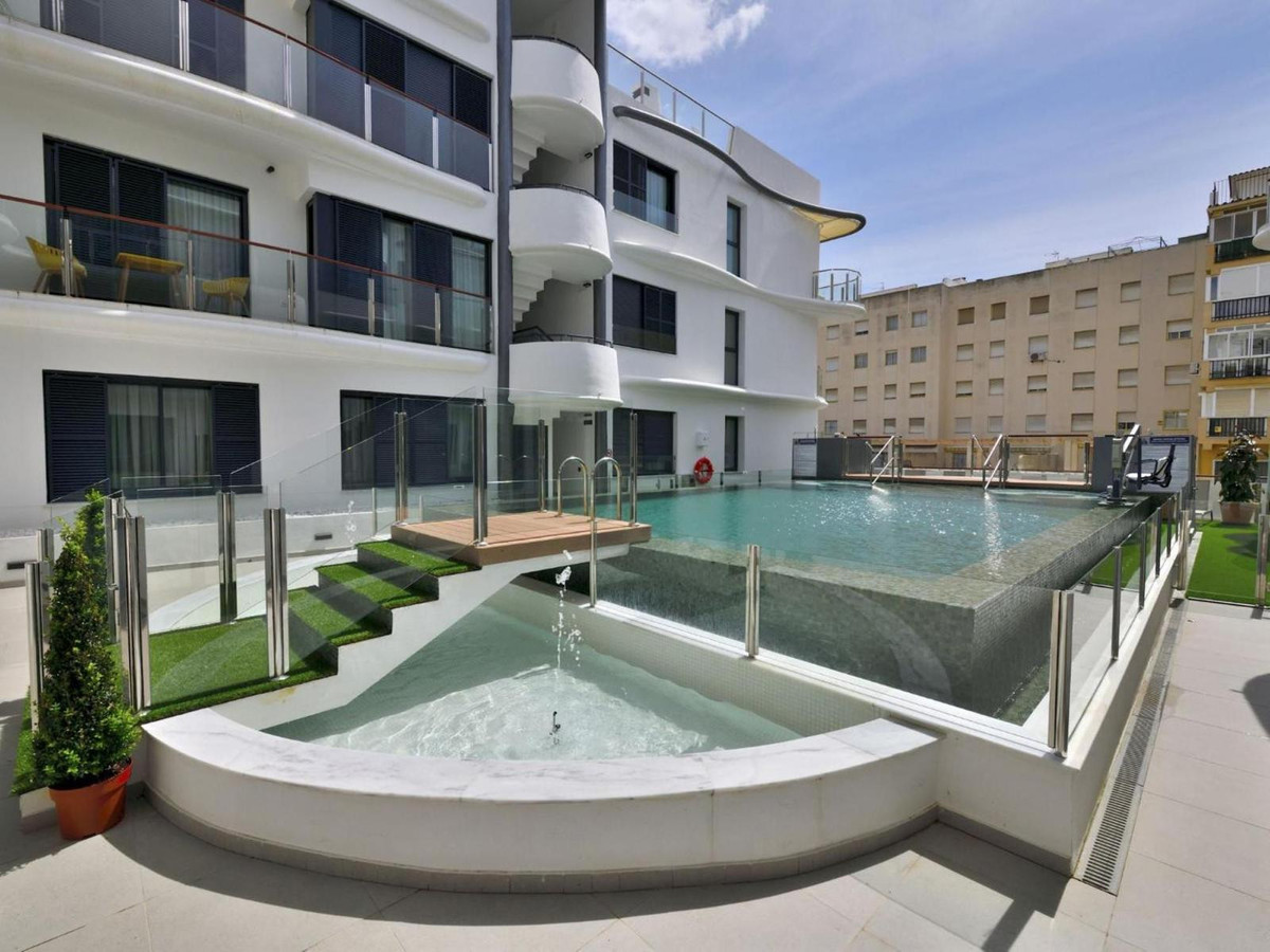 Te koop Middle Floor Apartment Costa Del Sol Estepona € 799.000,-