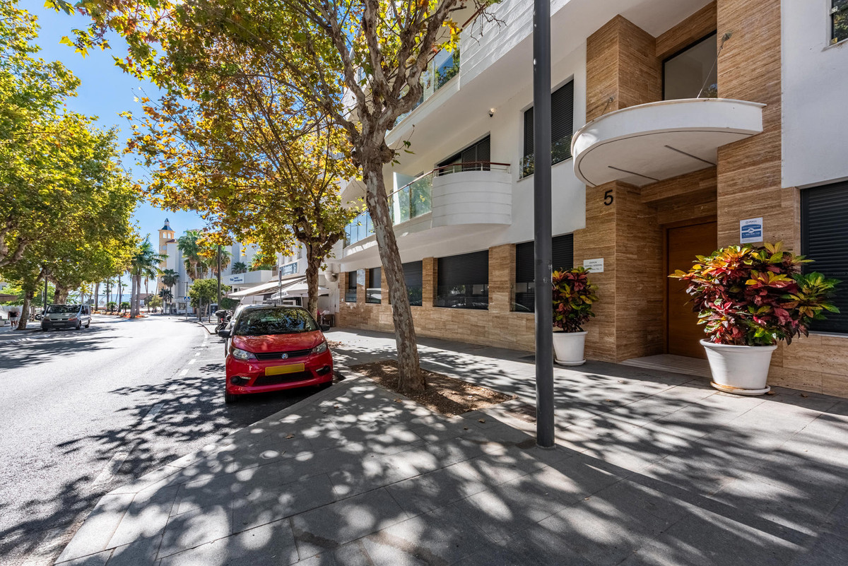 Te koop Middle Floor Apartment Costa Del Sol Estepona € 799.000,-