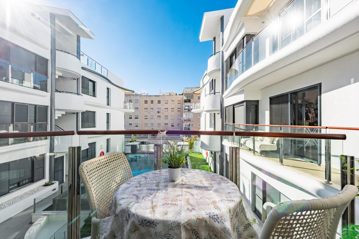 Te koop Middle Floor Apartment Costa Del Sol Estepona € 799.000,-