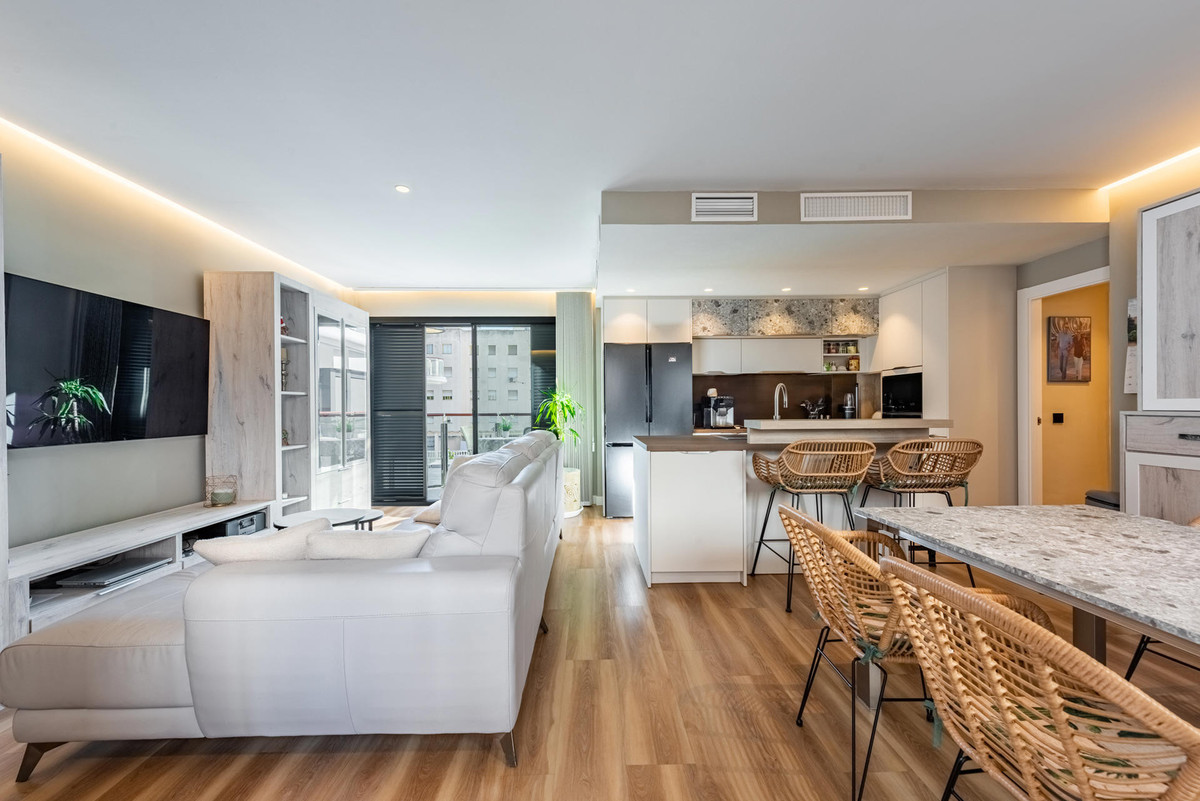 Te koop Middle Floor Apartment Costa Del Sol Estepona € 799.000,-