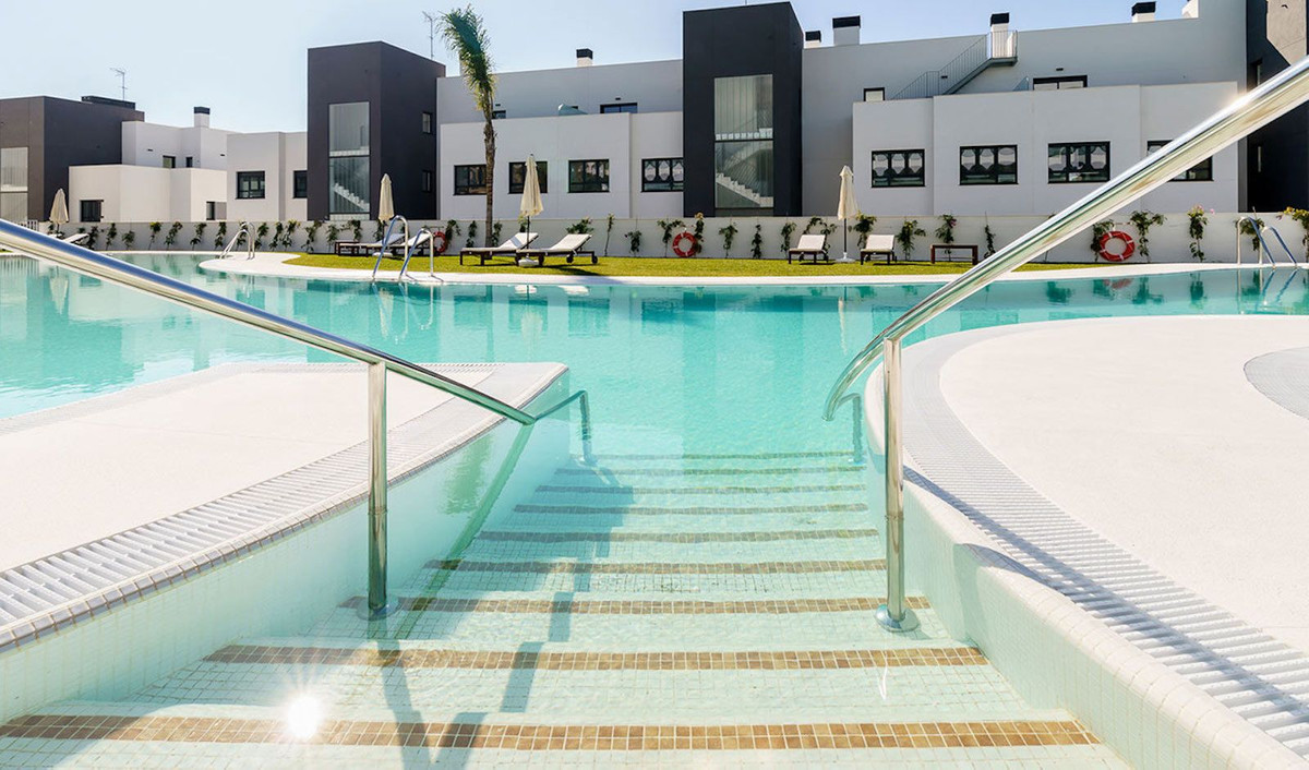 Te koop Middle Floor Apartment Costa Del Sol La Cala De Mijas € 665.000,-