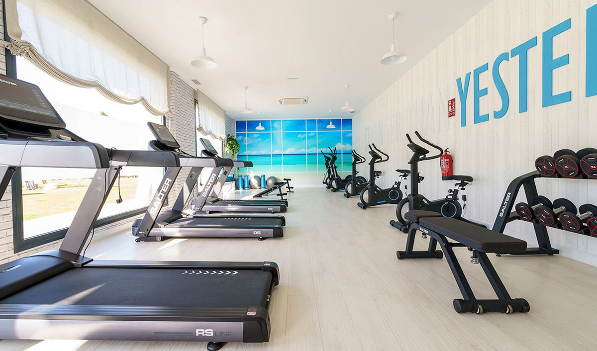 Te koop Middle Floor Apartment Costa Del Sol La Cala De Mijas € 665.000,-