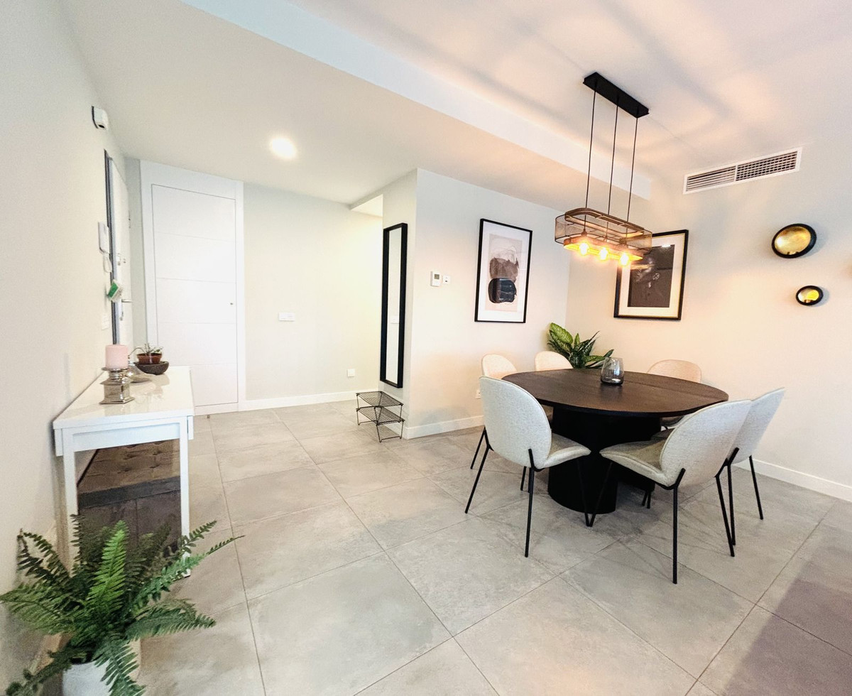 Te koop Middle Floor Apartment Costa Del Sol La Cala De Mijas € 665.000,-