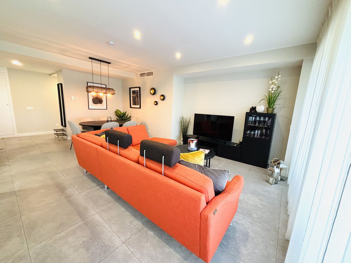 Te koop Middle Floor Apartment Costa Del Sol La Cala De Mijas € 665.000,-