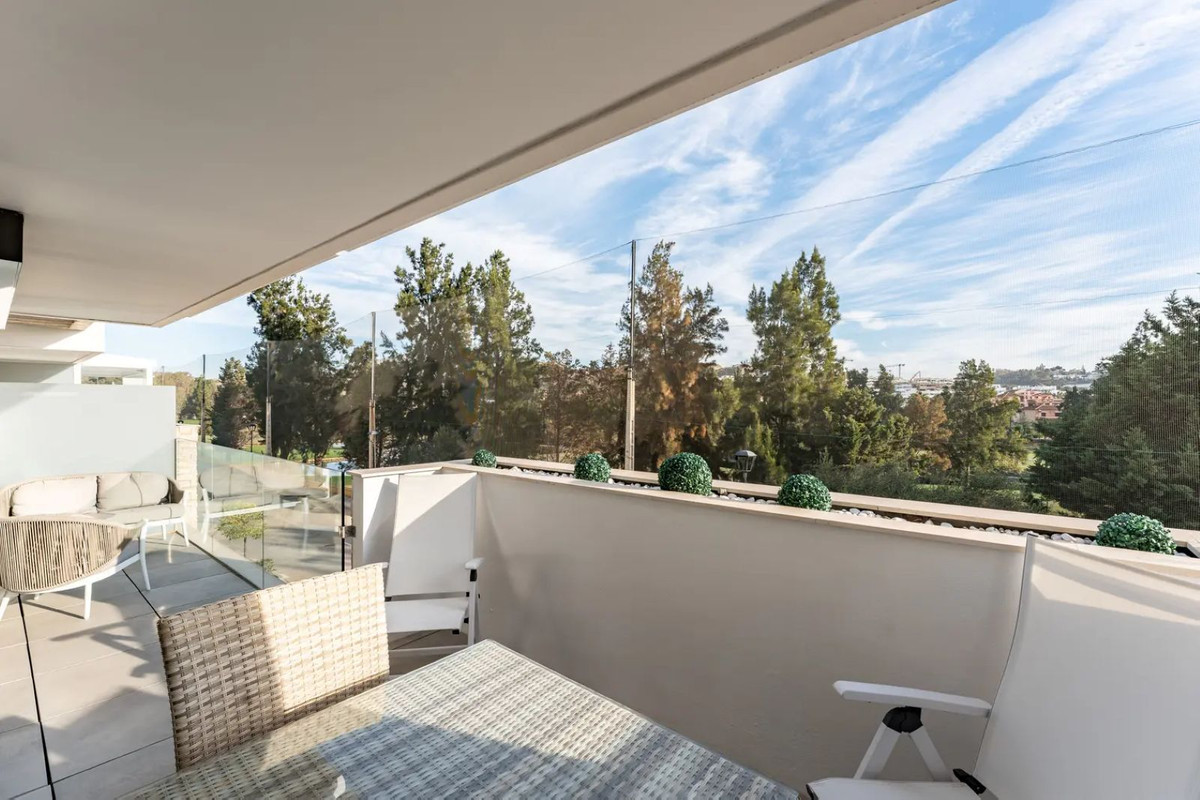 Te koop Middle Floor Apartment Costa Del Sol La Cala De Mijas € 575.000,-