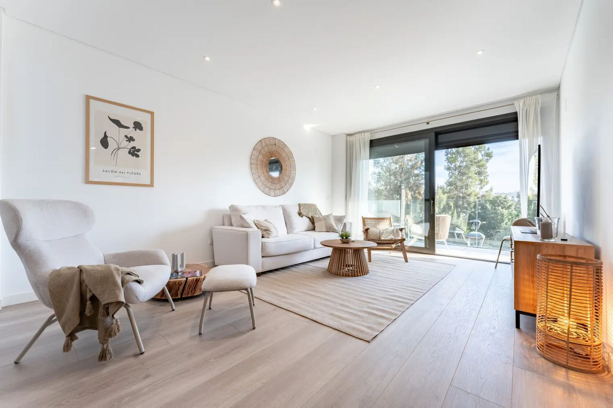 Te koop Middle Floor Apartment Costa Del Sol La Cala De Mijas € 575.000,-