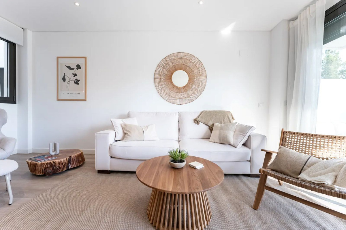 Te koop Middle Floor Apartment Costa Del Sol La Cala De Mijas € 575.000,-