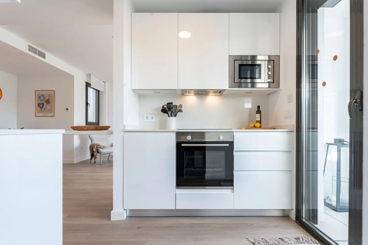 Te koop Middle Floor Apartment Costa Del Sol La Cala De Mijas € 575.000,-