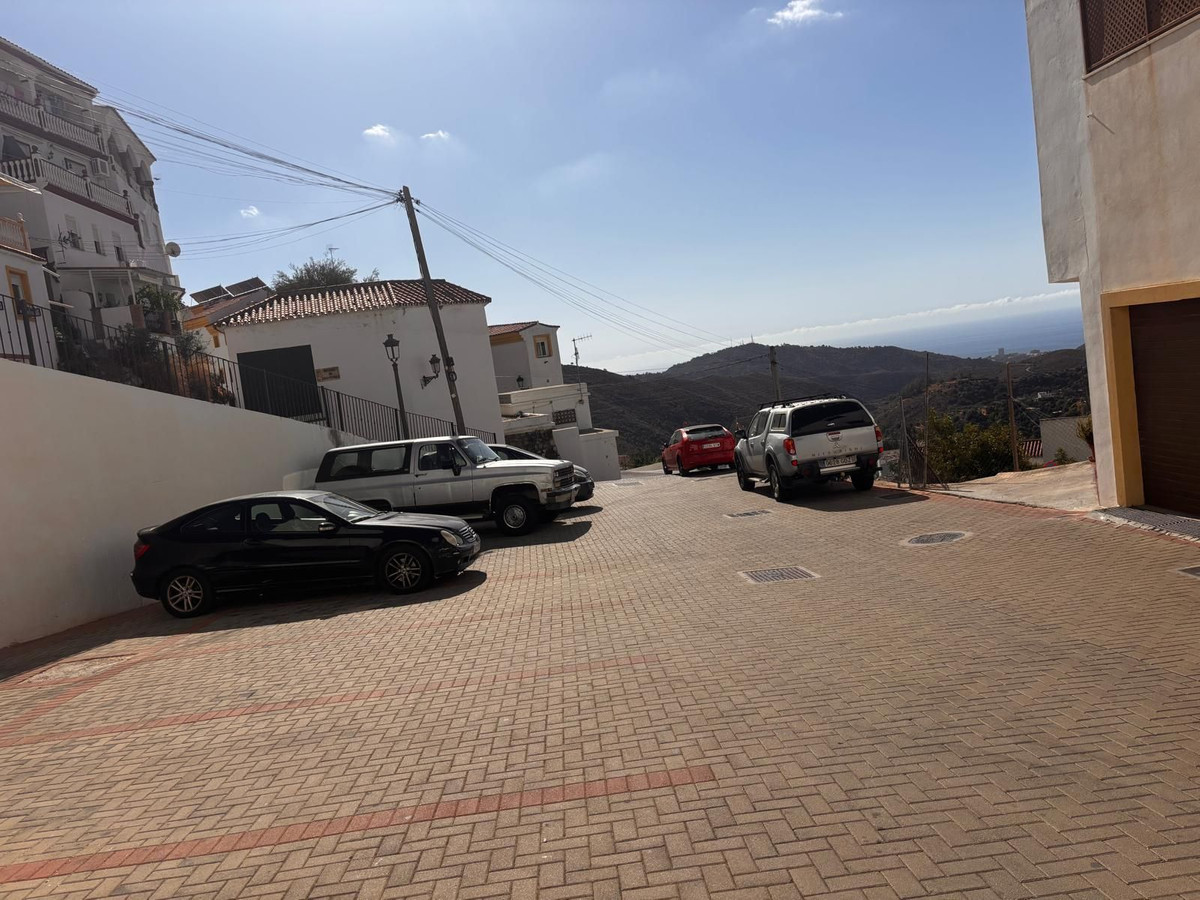 Te koop Middle Floor Apartment Costa Del Sol Ojén € 230.000,-