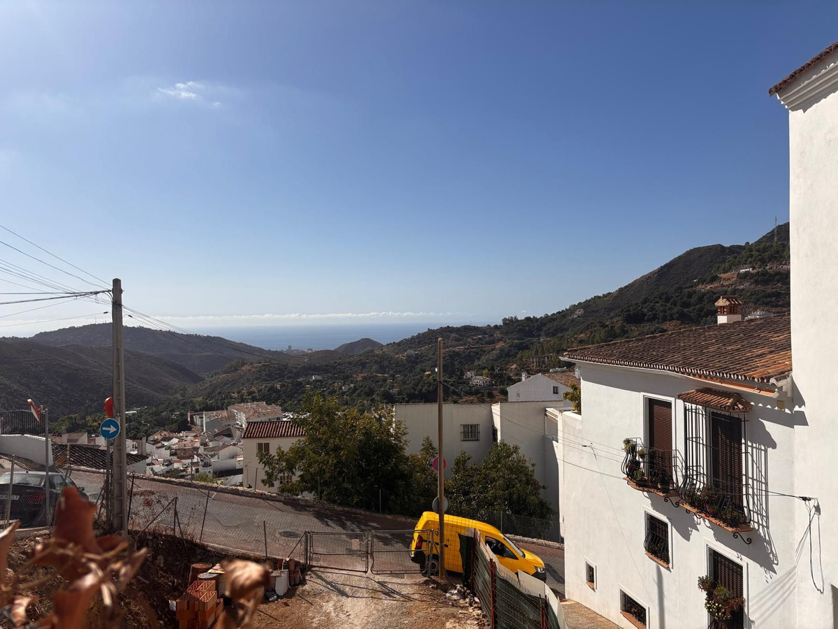 Te koop Middle Floor Apartment Costa Del Sol Ojén € 230.000,-