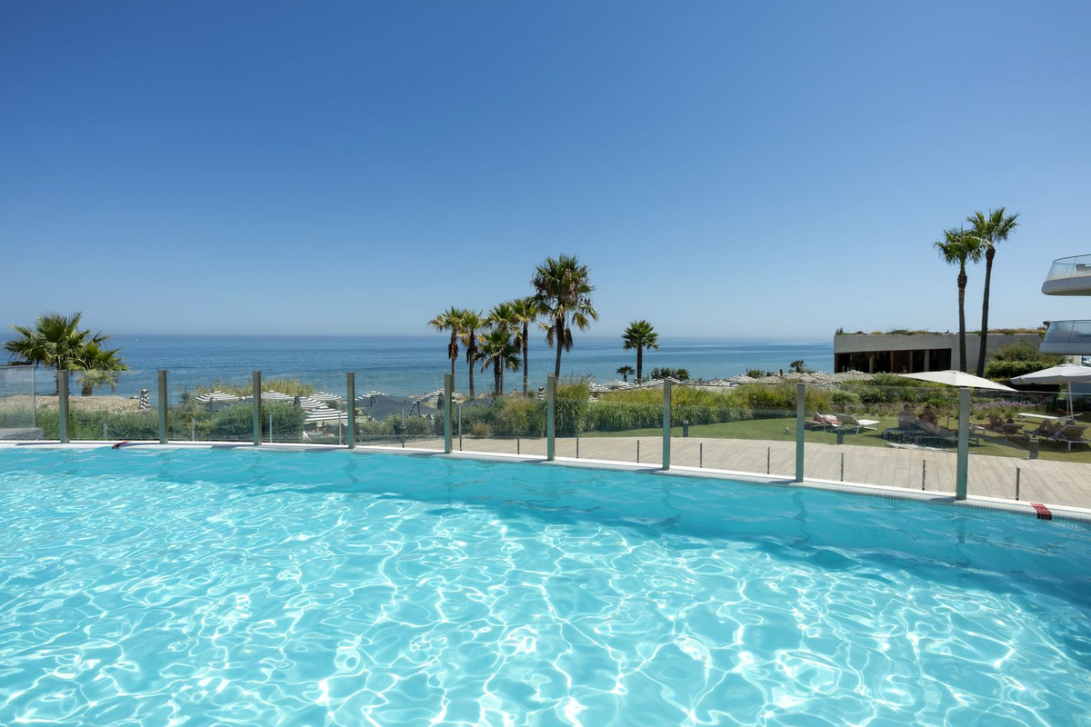 Te koop Middle Floor Apartment Costa Del Sol Estepona € 1.700.000,-