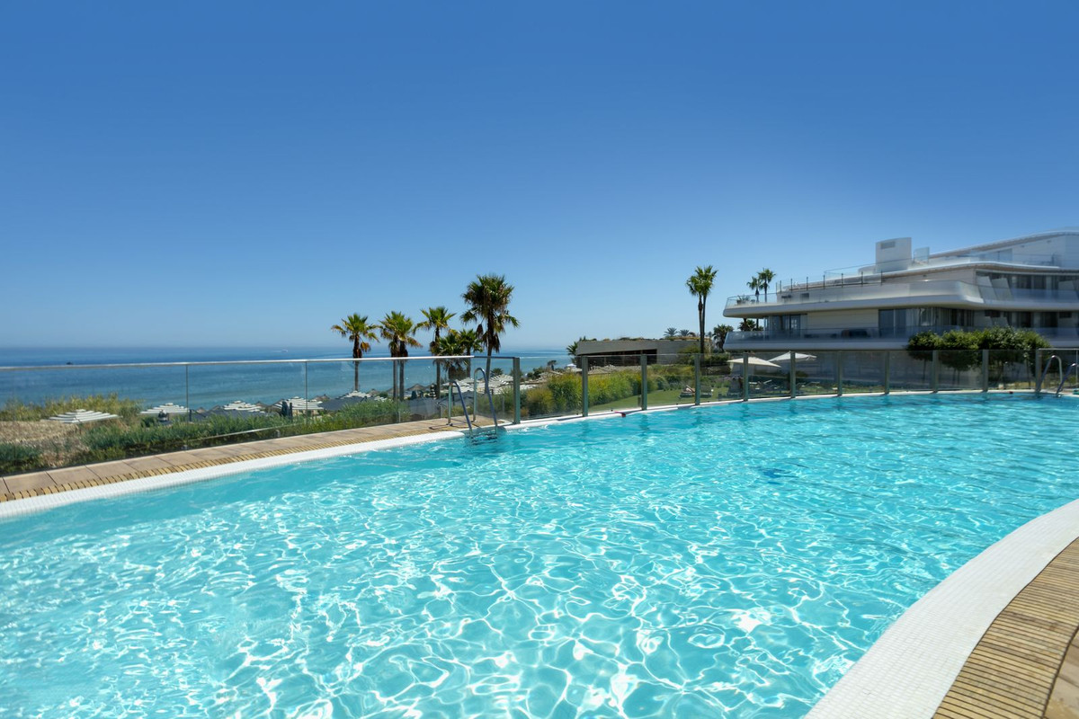 Te koop Middle Floor Apartment Costa Del Sol Estepona € 1.700.000,-