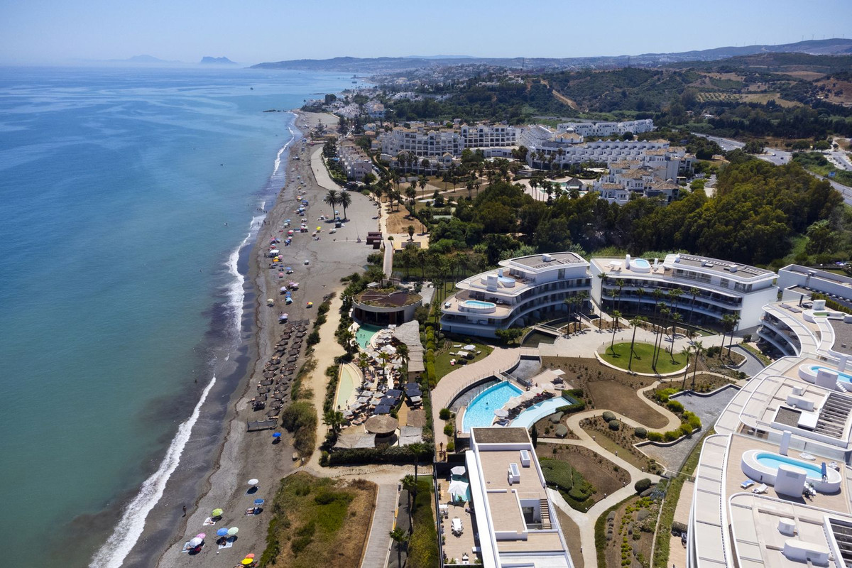 Te koop Middle Floor Apartment Costa Del Sol Estepona € 1.700.000,-