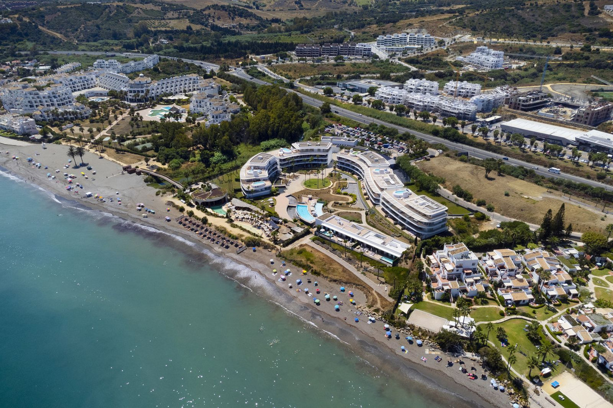 Te koop Middle Floor Apartment Costa Del Sol Estepona € 1.700.000,-