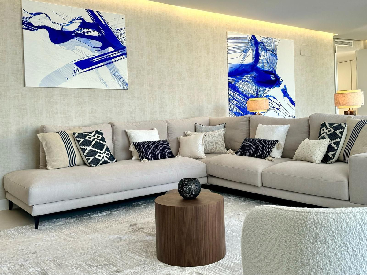 Te koop Middle Floor Apartment Costa Del Sol Estepona € 1.700.000,-