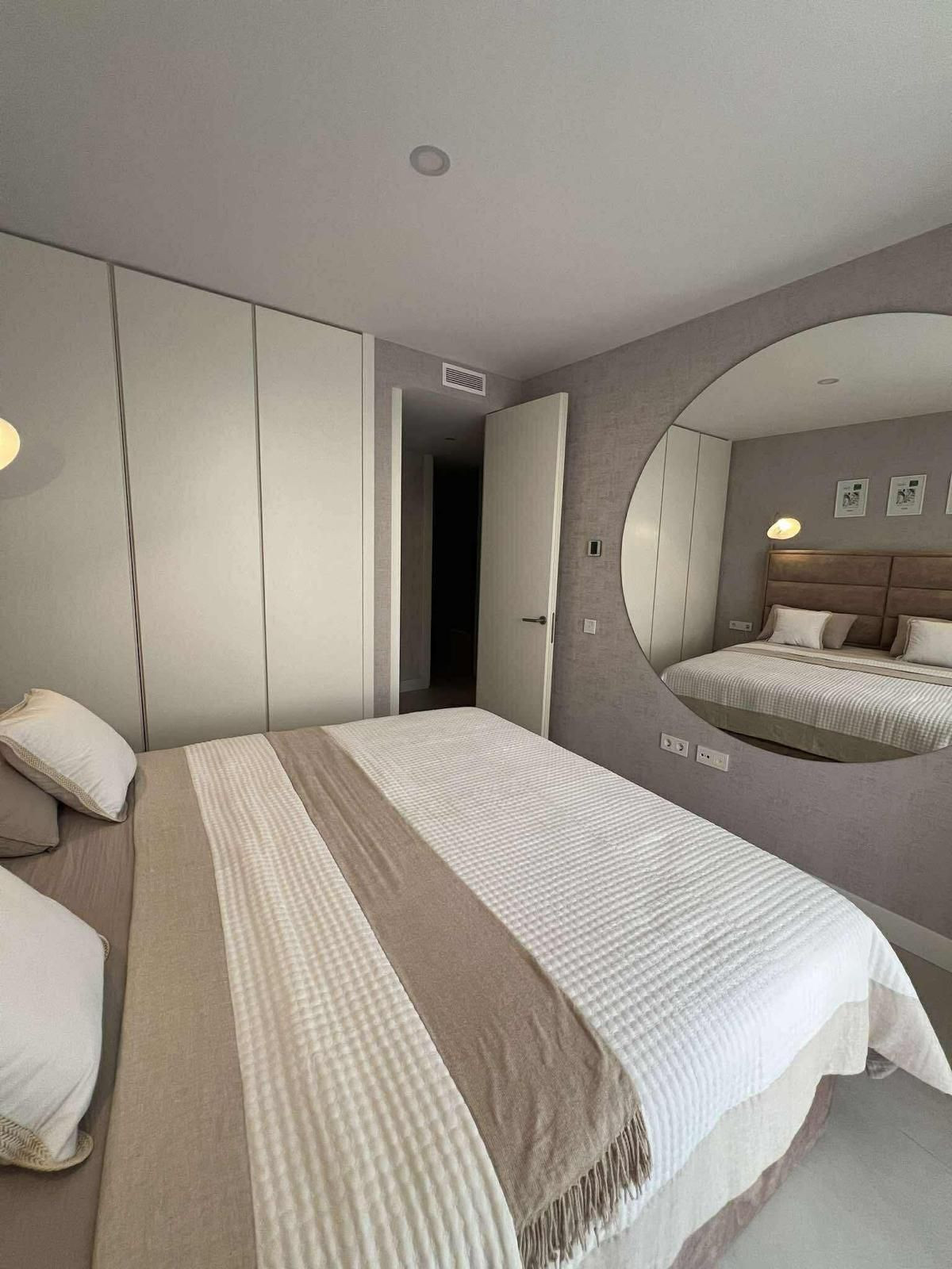 Te koop Middle Floor Apartment Costa Del Sol Estepona € 1.700.000,-