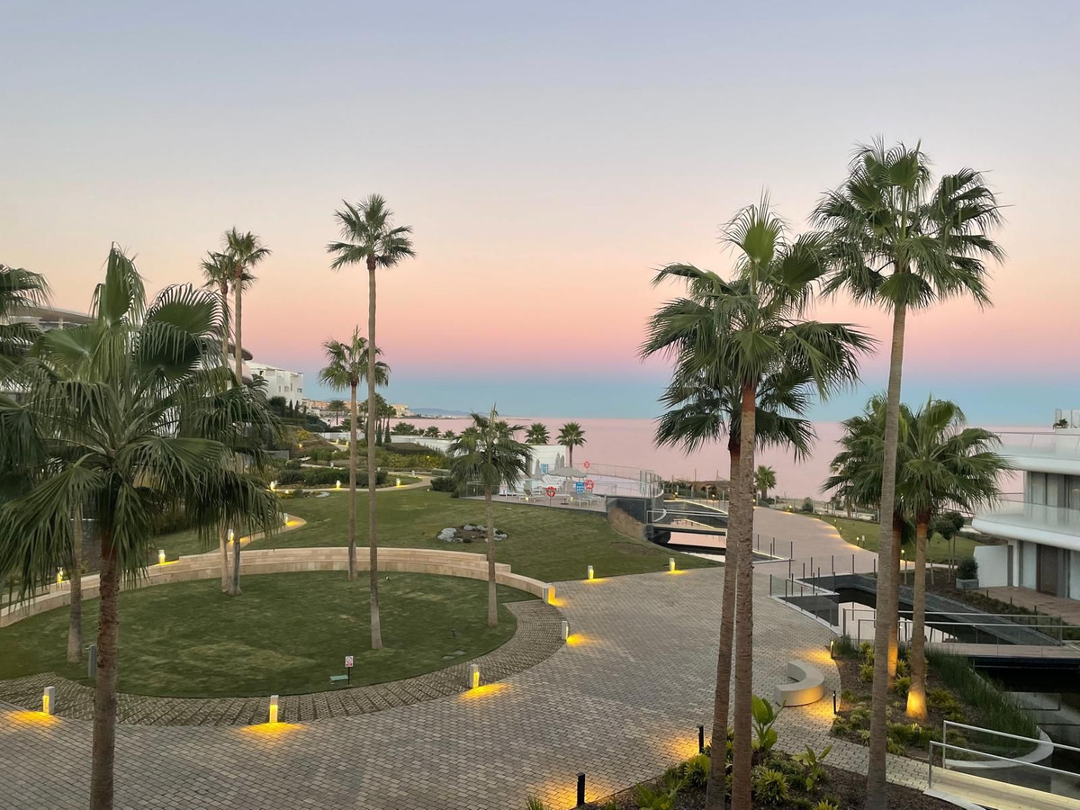 Te koop Middle Floor Apartment Costa Del Sol Estepona € 1.700.000,-