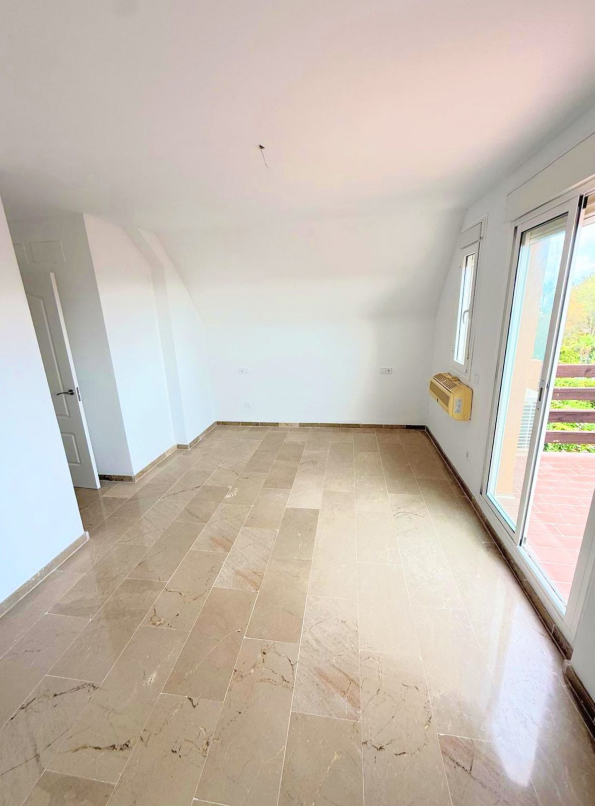 Te koop Penthouse Duplex Costa Del Sol Casares Playa € 349.000,-