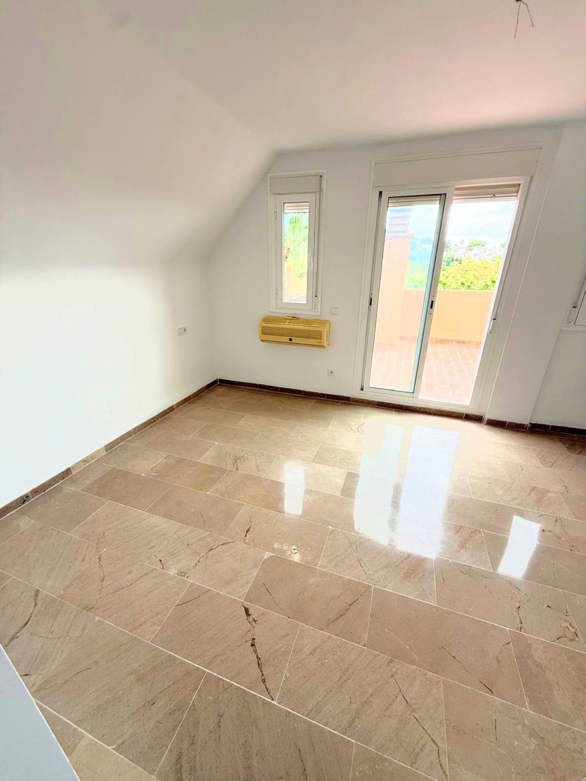 Te koop Penthouse Duplex Costa Del Sol Casares Playa € 349.000,-