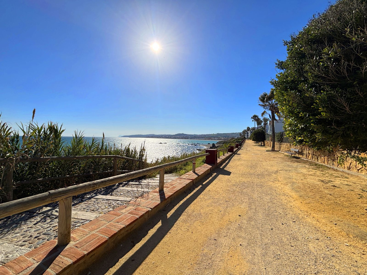 Te koop Penthouse Duplex Costa Del Sol Casares Playa € 349.000,-