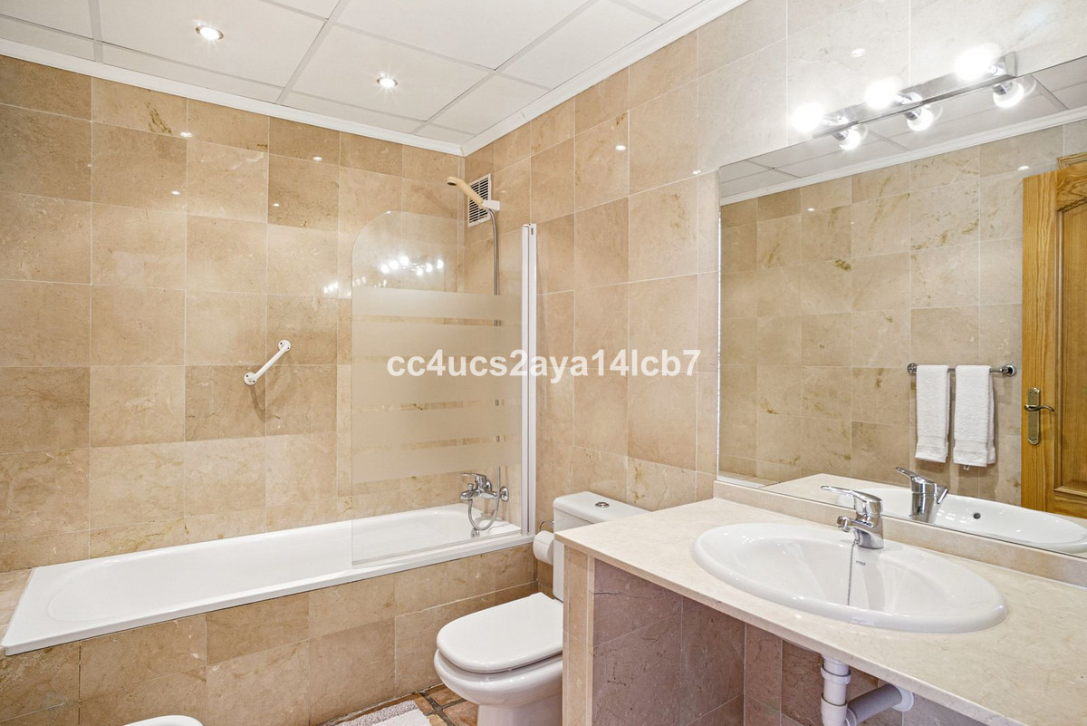 Te koop Half vrijstaand huis Costa Del Sol Riviera Del Sol € 539.000,-