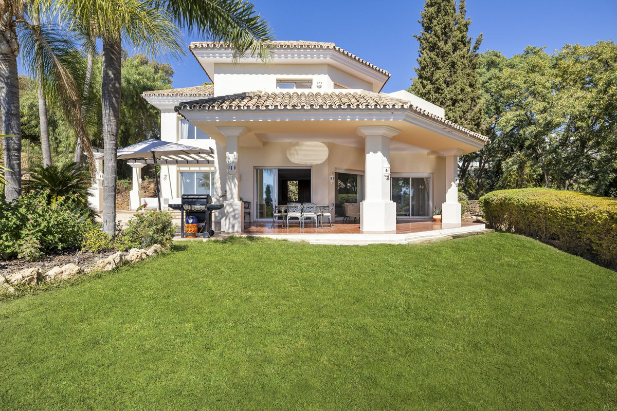 Te koop Vrijstaande Villa Costa Del Sol Hacienda Las Chapas € 1.995.000,-
