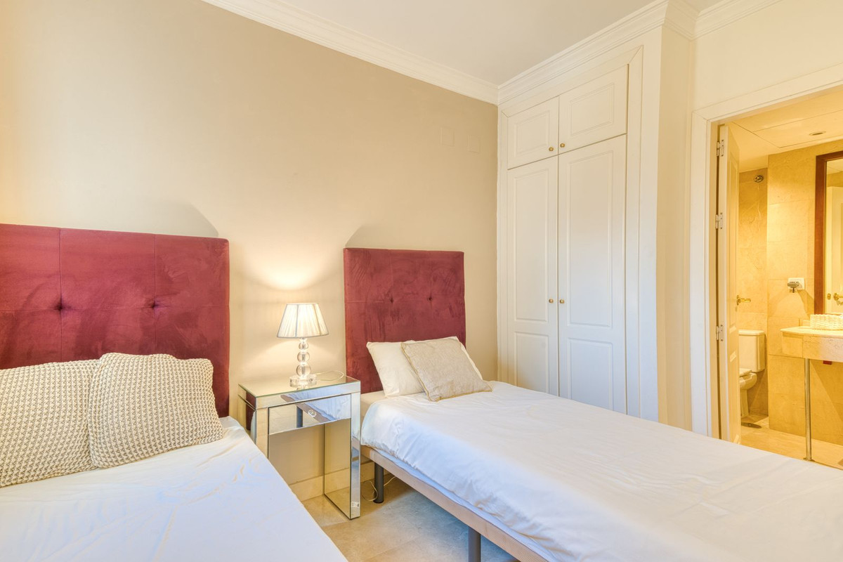 Te koop Middle Floor Apartment Costa Del Sol San Pedro De Alcántara € 595.000,-