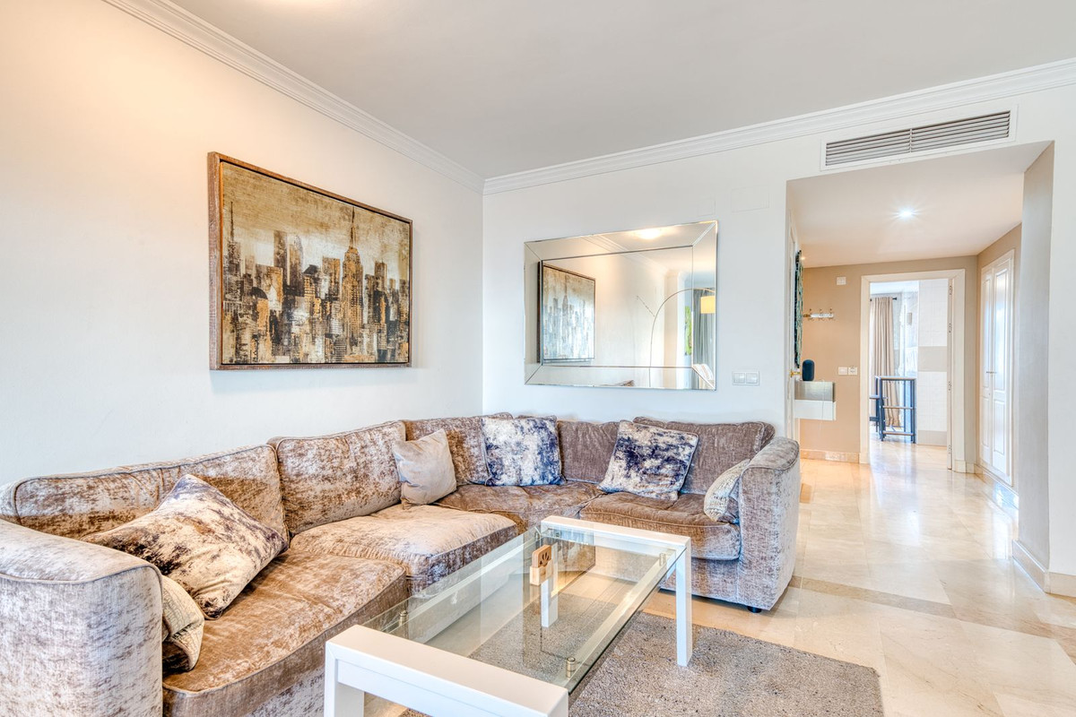 Te koop Middle Floor Apartment Costa Del Sol San Pedro De Alcántara € 595.000,-