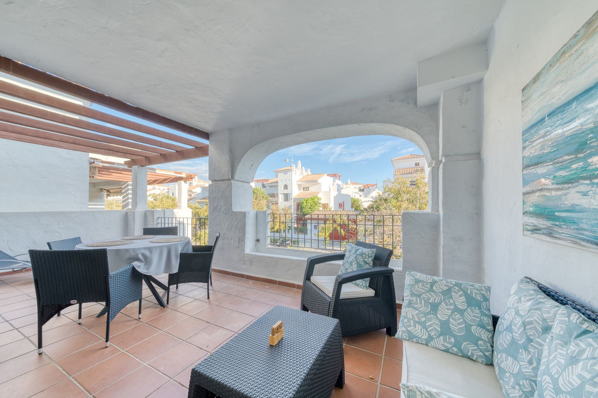 Te koop Middle Floor Apartment Costa Del Sol San Pedro De Alcántara € 595.000,-