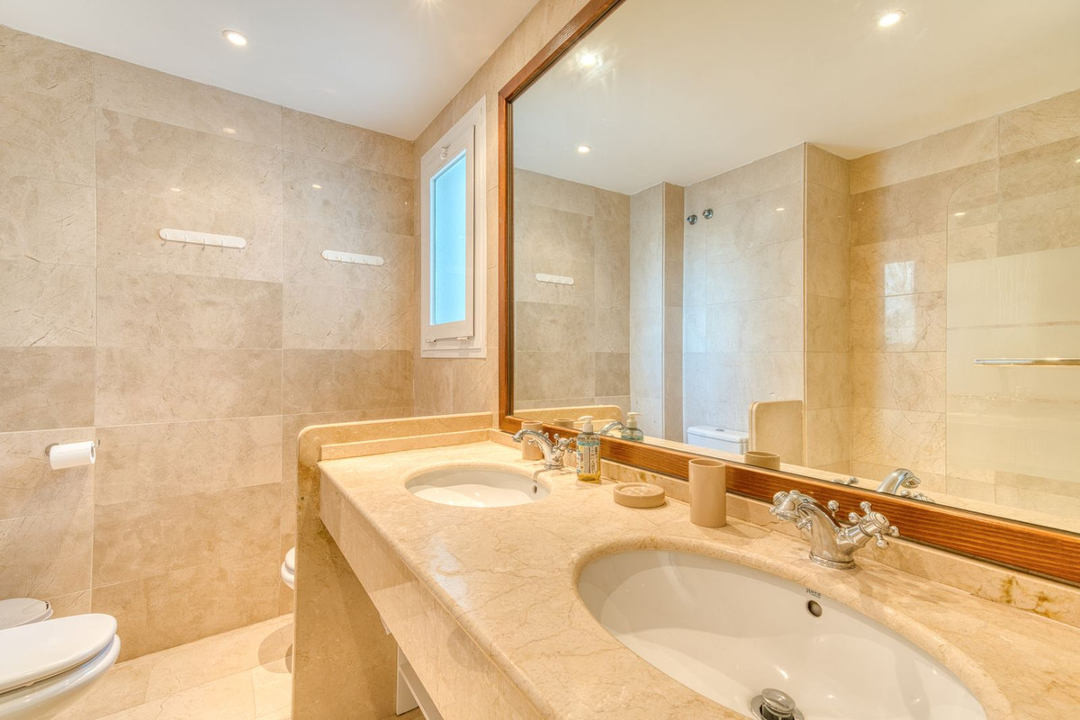 Te koop Middle Floor Apartment Costa Del Sol San Pedro De Alcántara € 595.000,-