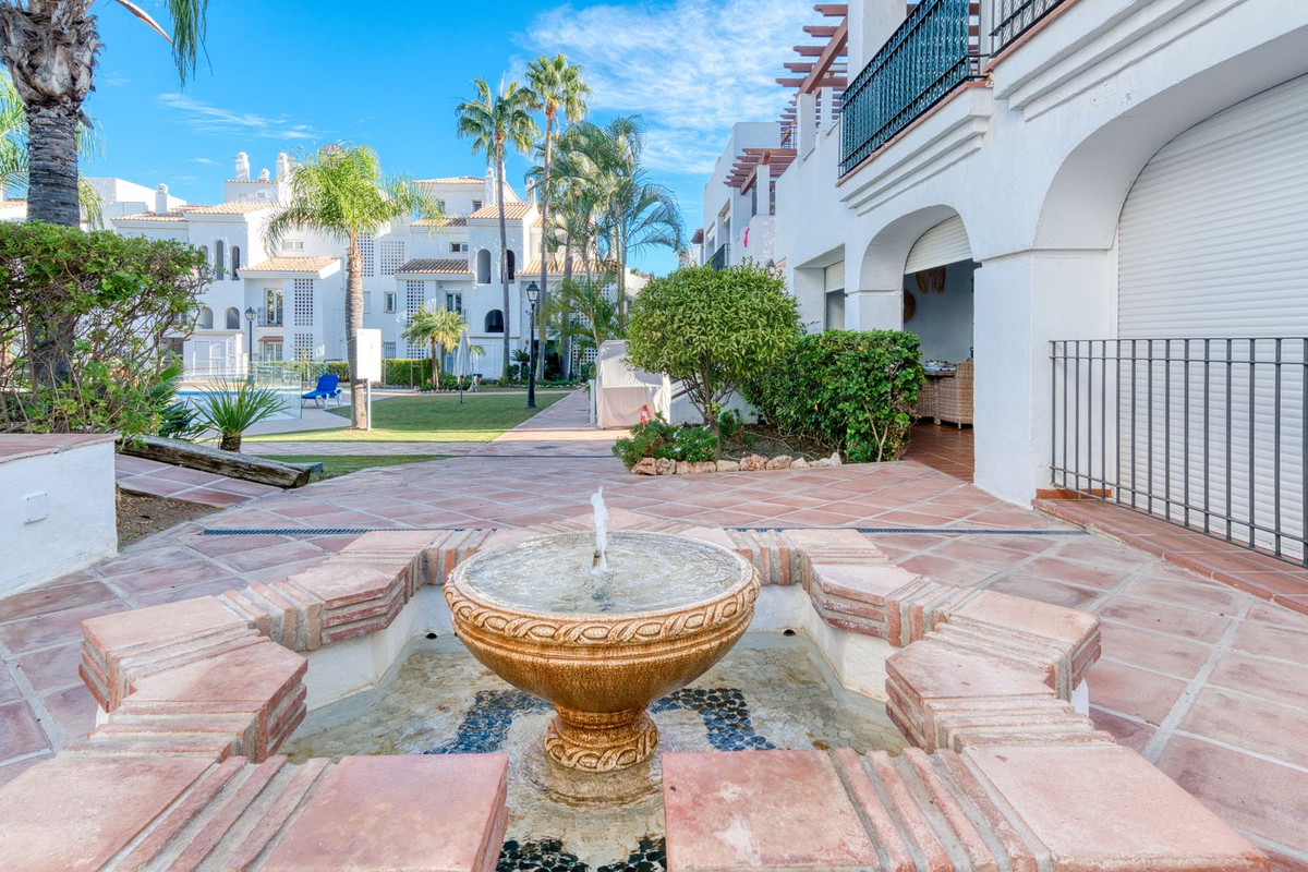 Te koop Middle Floor Apartment Costa Del Sol San Pedro De Alcántara € 595.000,-