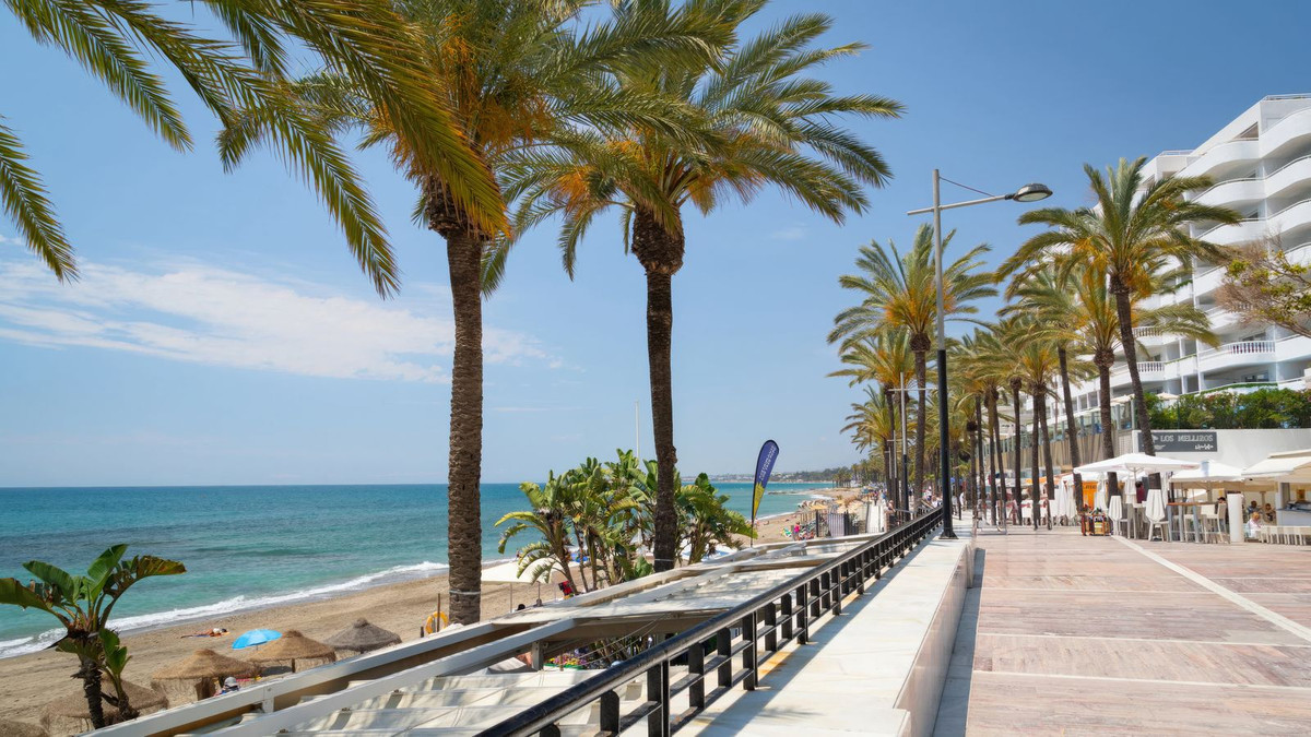 Te koop Middle Floor Apartment Costa Del Sol San Pedro De Alcántara € 595.000,-