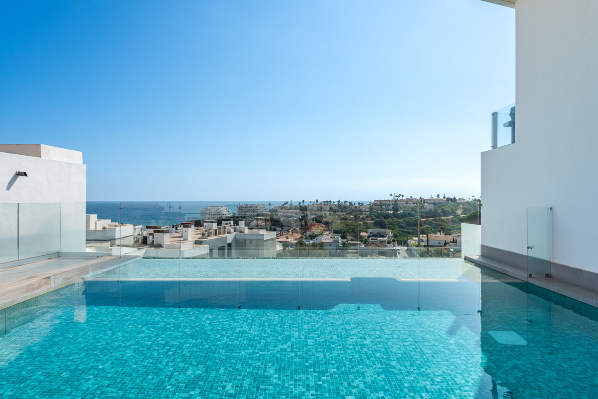 Te koop Middle Floor Apartment Costa Del Sol Fuengirola € 589.000,-