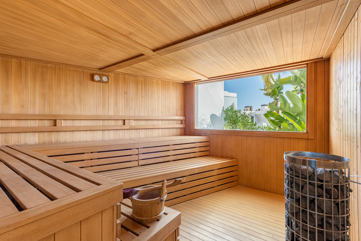 Te koop Middle Floor Apartment Costa Del Sol Fuengirola € 589.000,-