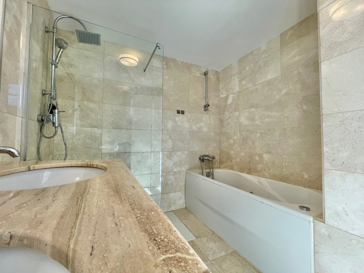 Te koop Half vrijstaand huis Costa Del Sol Málaga € 1.050.000,-