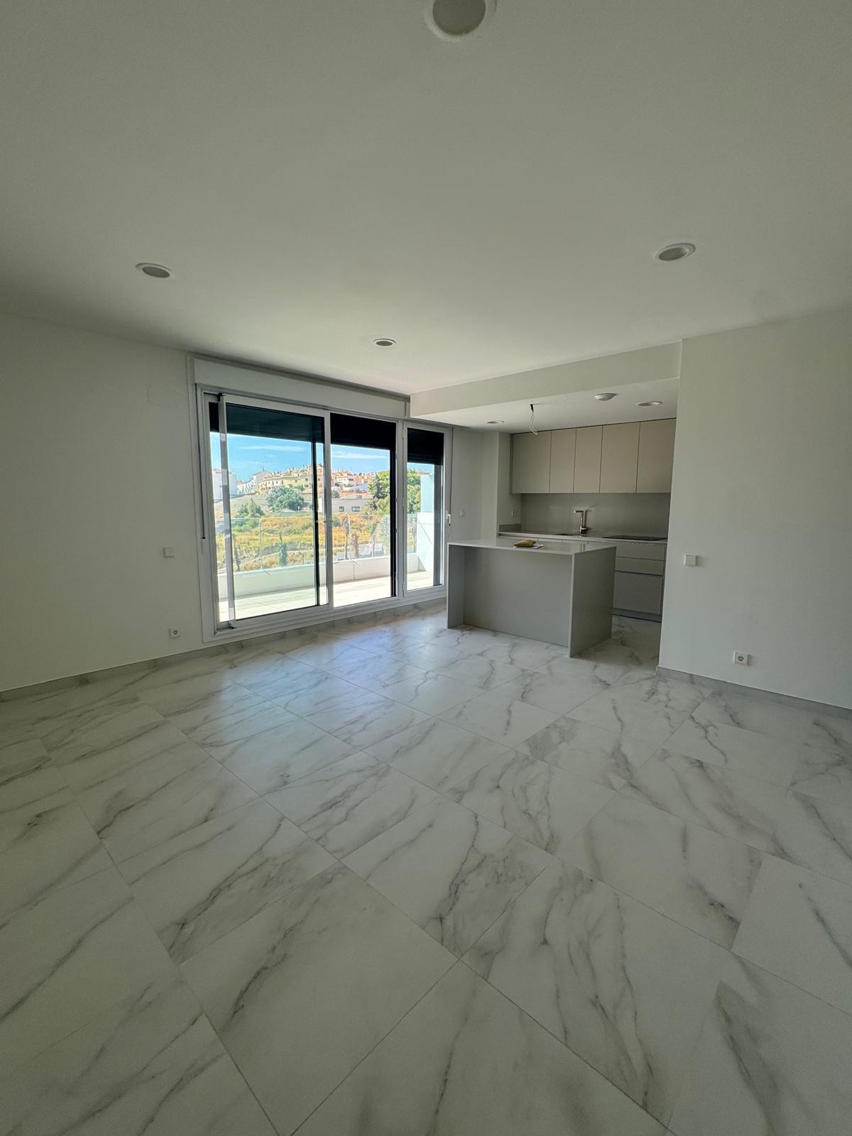 Te koop Middle Floor Apartment Costa Del Sol Estepona € 595.000,-