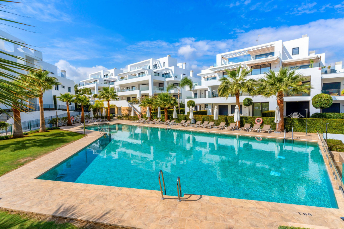 Te koop Middle Floor Apartment Costa Del Sol Estepona € 549.000,-