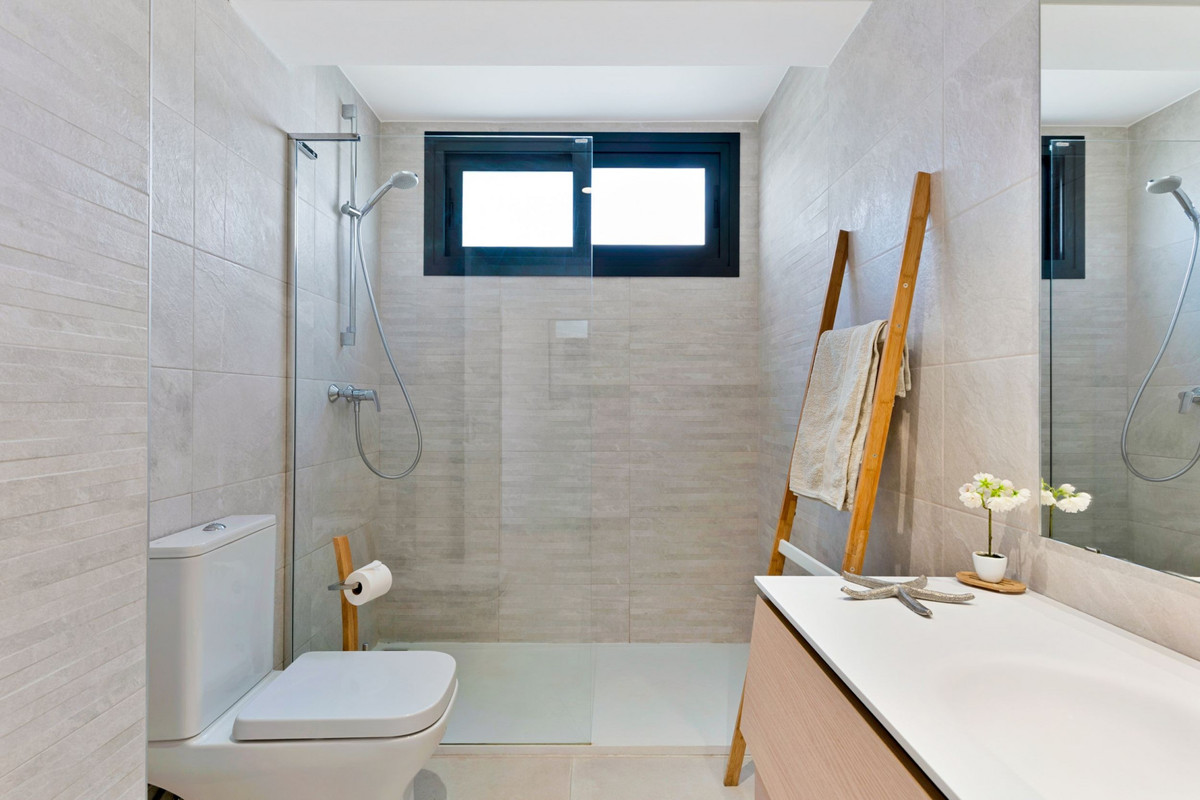 Te koop Middle Floor Apartment Costa Del Sol Estepona € 549.000,-