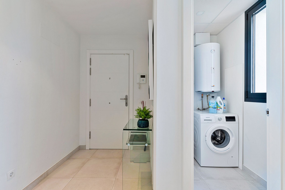 Te koop Middle Floor Apartment Costa Del Sol Estepona € 549.000,-